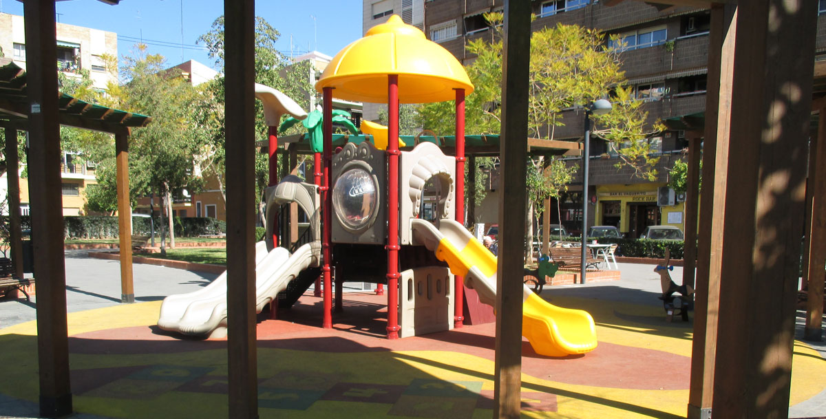 oziona parque infantil en Lepanto, Mislata (Valencia)